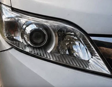 After: the same headlight clear again
